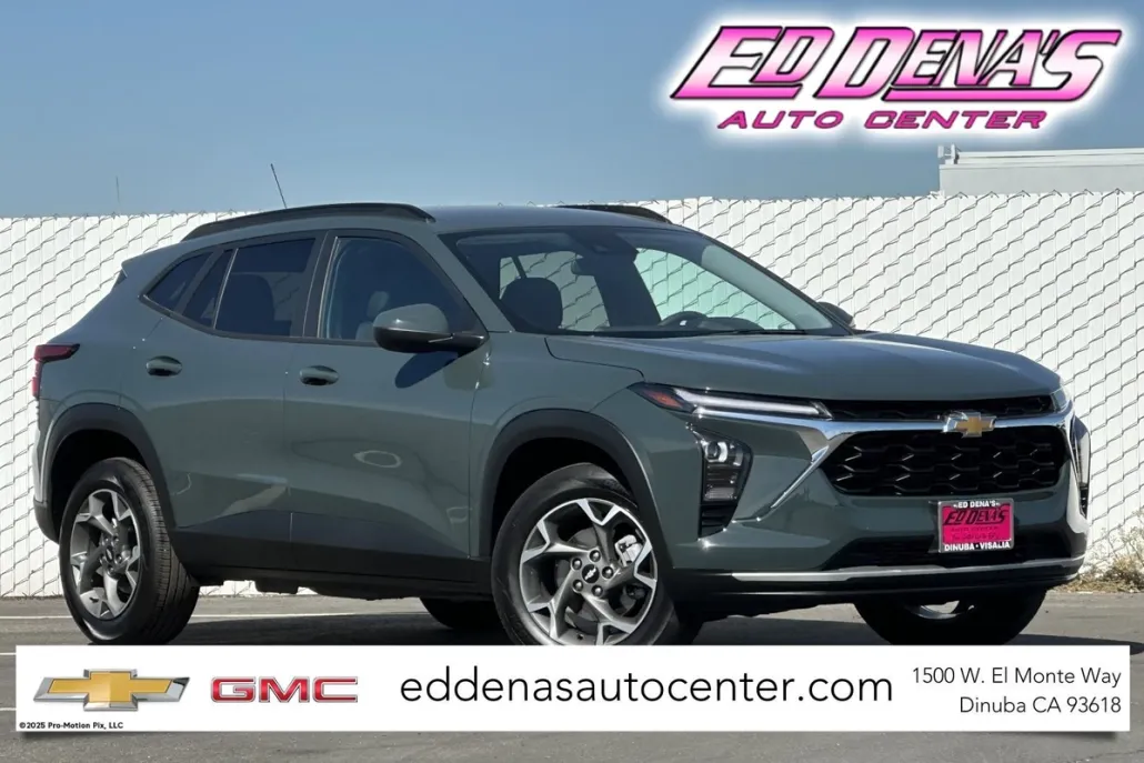 2025 Chevrolet Trax LT photo 1
