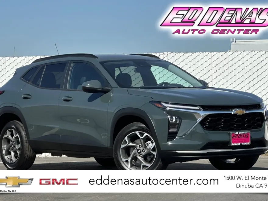 2025 Chevrolet Trax LT photo 1