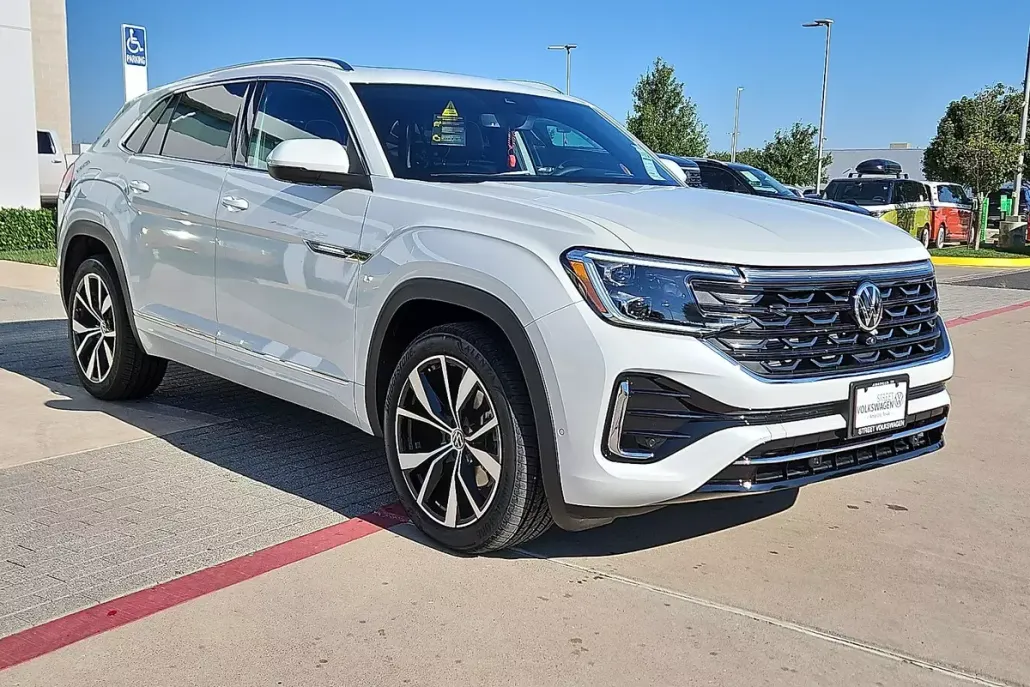 2026 Volkswagen Atlas Cross Sport SEL Premium R-Line photo 1