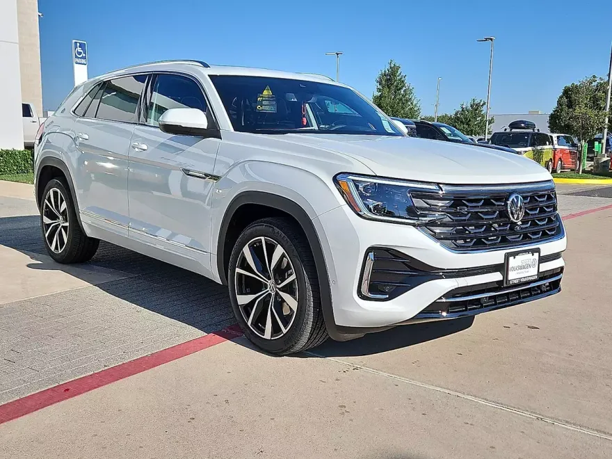 2026 Volkswagen Atlas Cross Sport SEL Premium R-Line photo 1