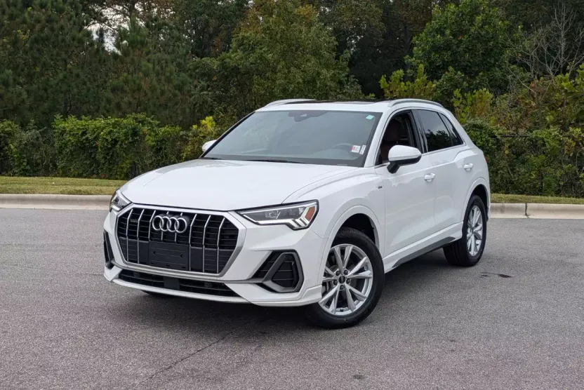 2023 Audi Q3 S line Premium photo 1