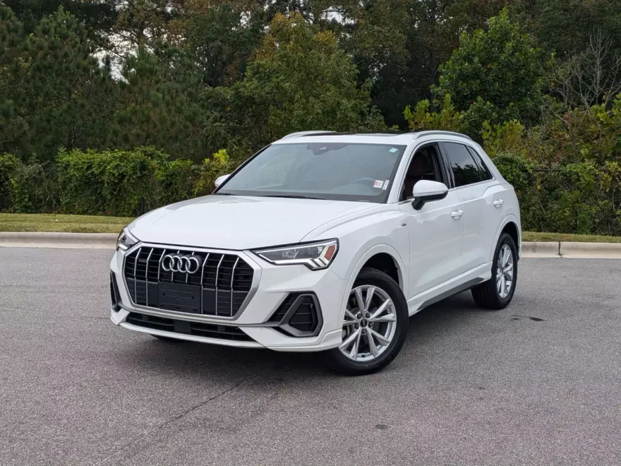 2023 Audi Q3 S line Premium photo 1