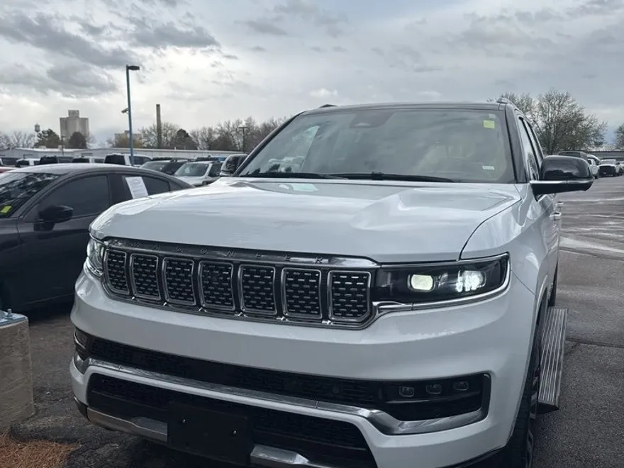 2024 Jeep Grand Wagoneer L III photo 1