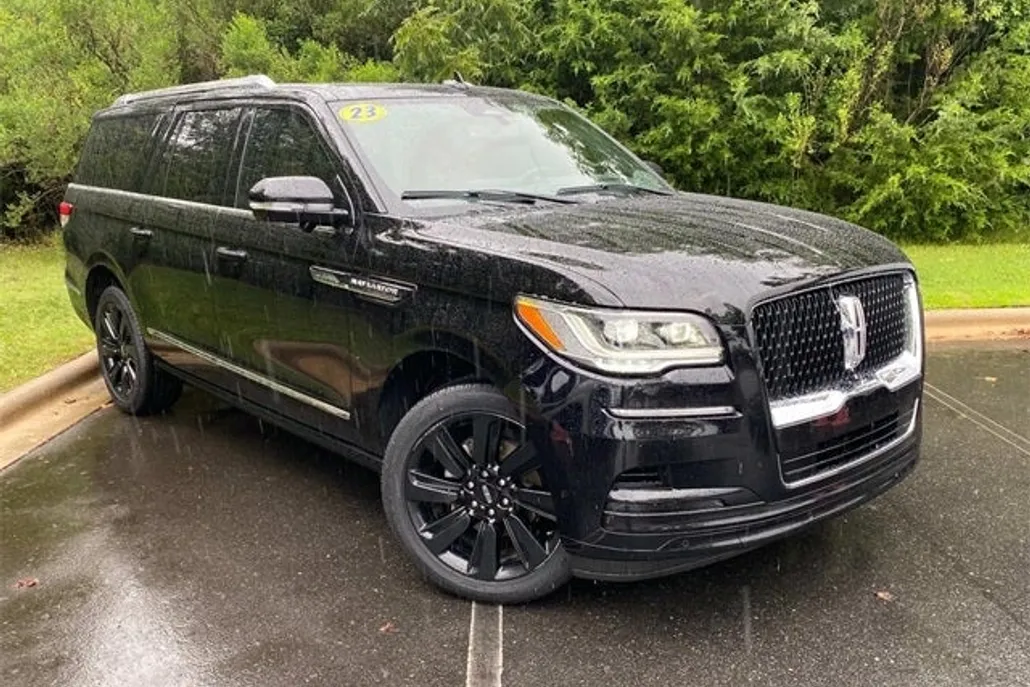 2023 Lincoln Navigator L Reserve photo 1
