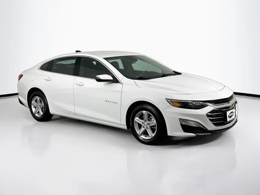 2024 Chevrolet Malibu LS photo 1