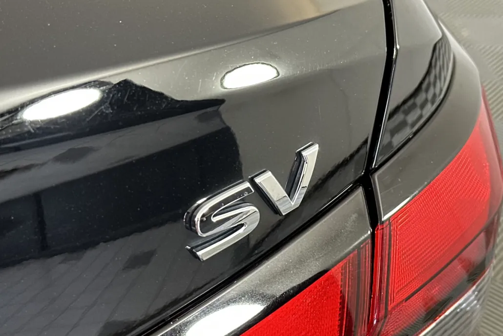 2023 Nissan Versa SV photo 1
