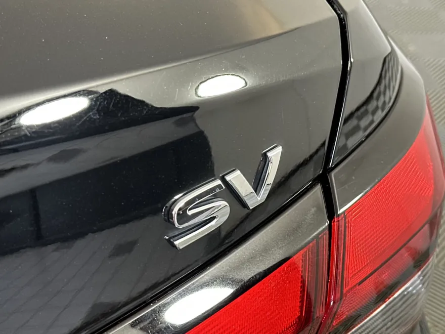 2023 Nissan Versa SV photo 1