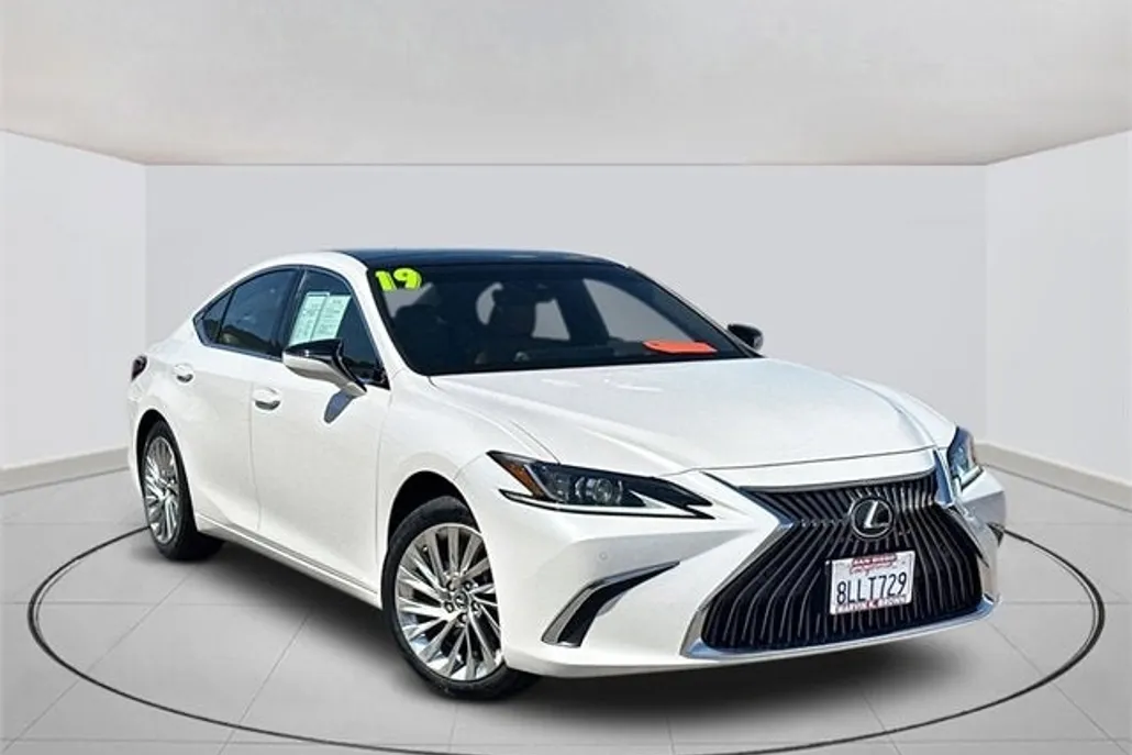 2019 Lexus ES 350 photo 1