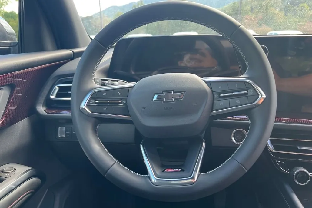 2026 Chevrolet Traverse Z71 photo 1