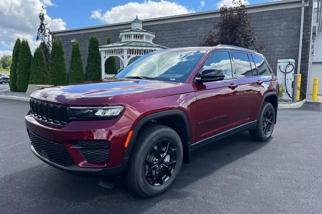 2025 Jeep Grand Cherokee Altitude X photo 1