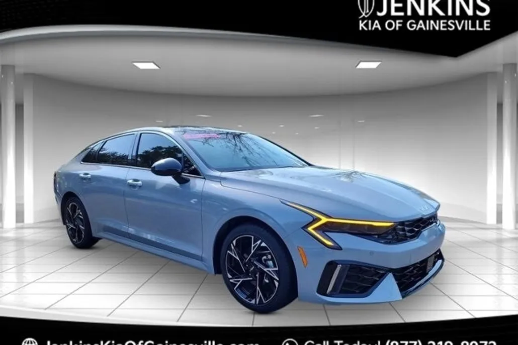 2025 Kia K5 GT-Line photo 1