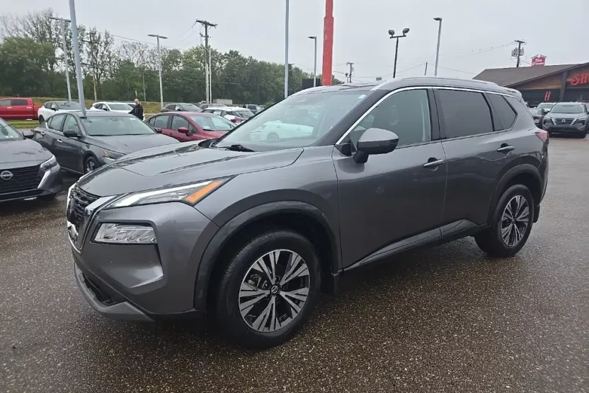 2021 Nissan Rogue SV photo 1