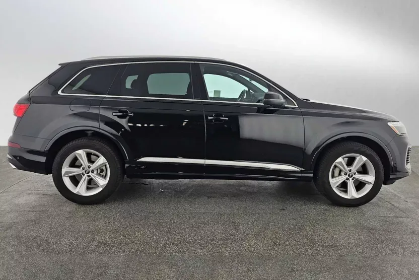 2025 Audi Q7 Premium photo 1