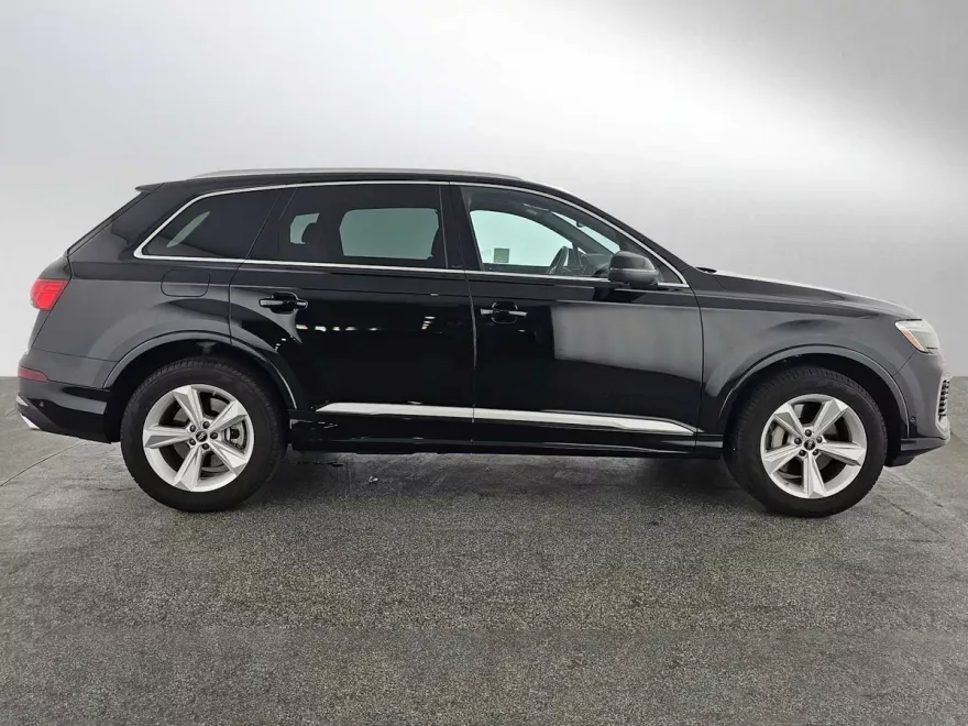2025 Audi Q7 Premium photo 1