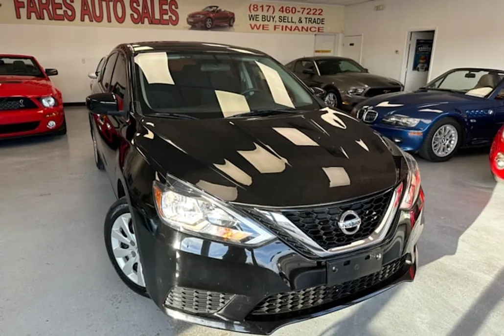 2017 Nissan Sentra S photo 1