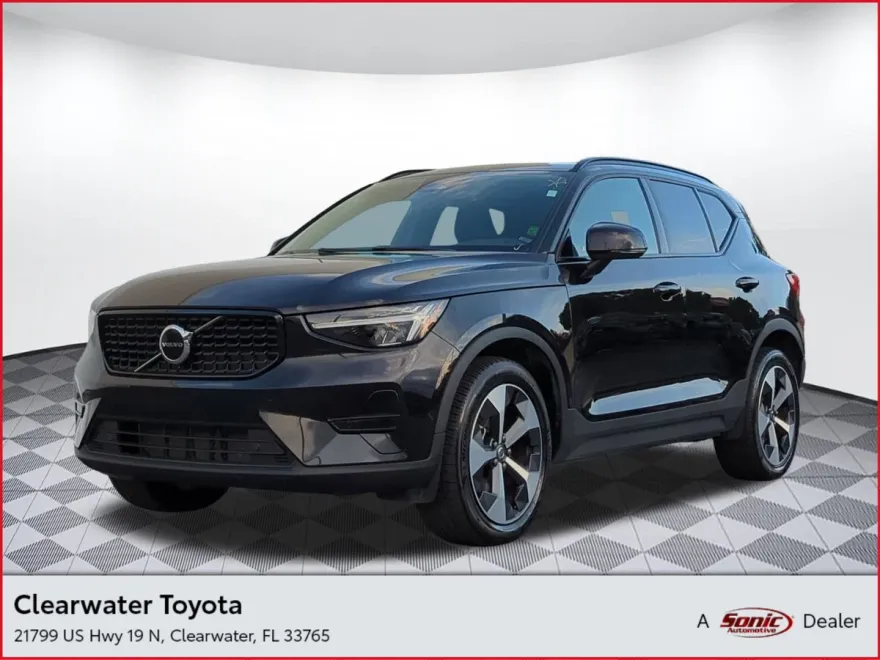 2024 Volvo XC40 Core photo 1