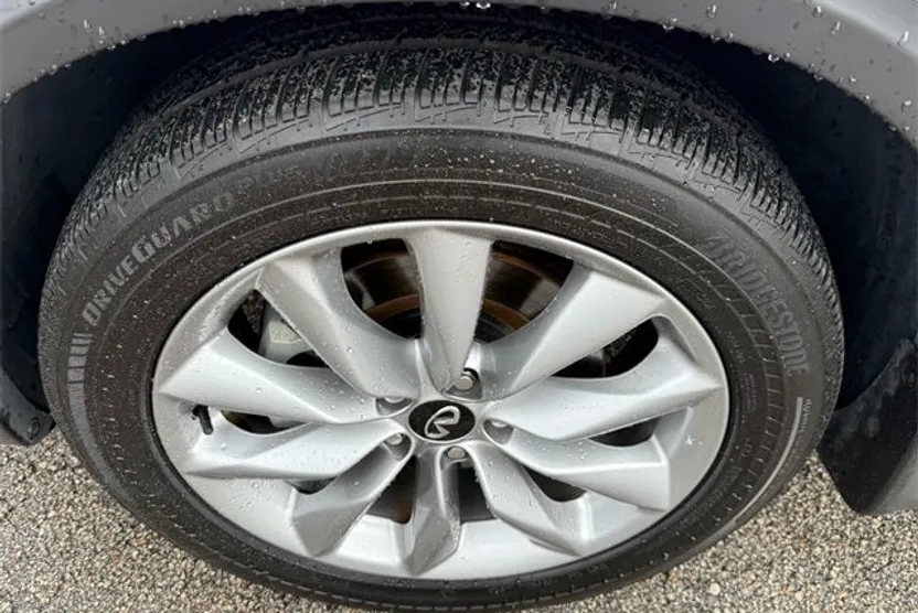 2022 Infiniti QX50 Luxe photo 1