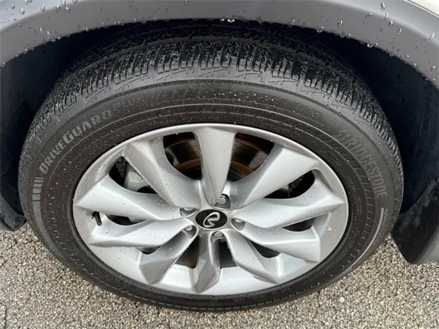 2022 Infiniti QX50 Luxe photo 1