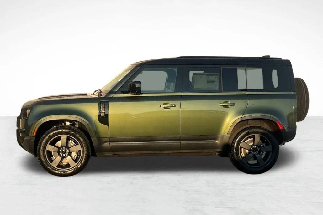 2026 Land Rover Defender 110 S photo 1