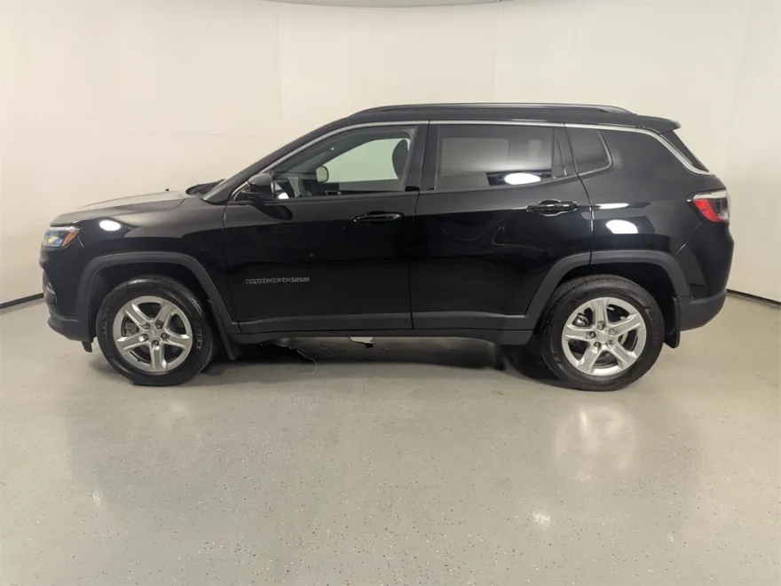 2023 Jeep Compass Latitude photo 1