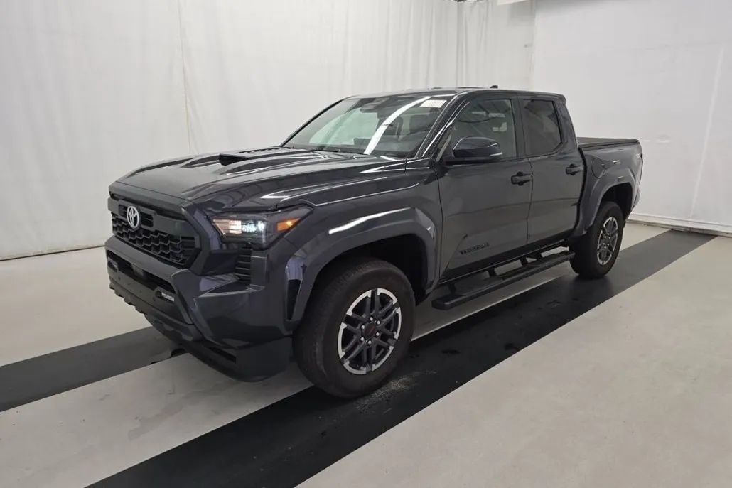 2024 Toyota Tacoma TRD Sport 4x4 photo 1