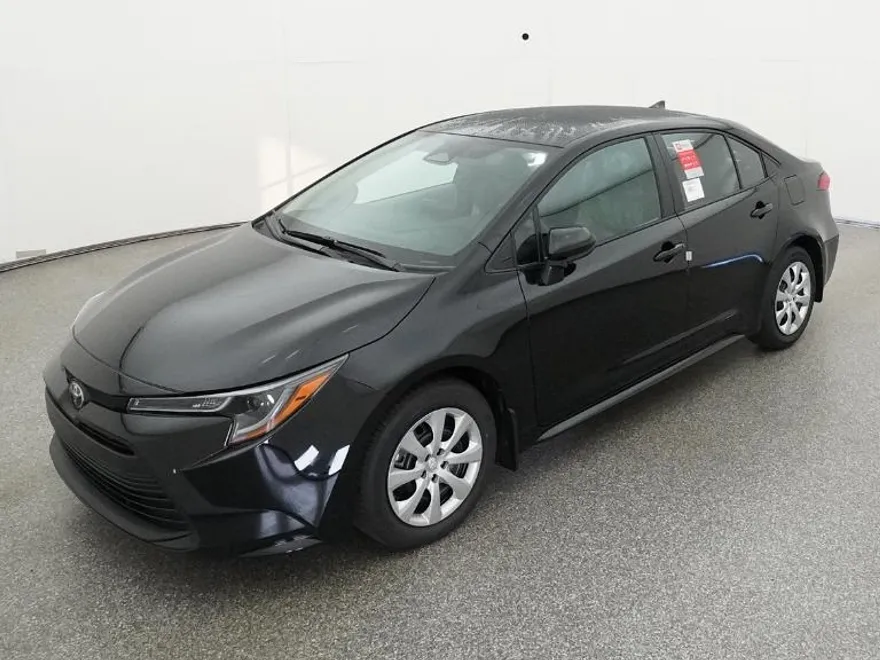 2025 Toyota Corolla LE photo 1