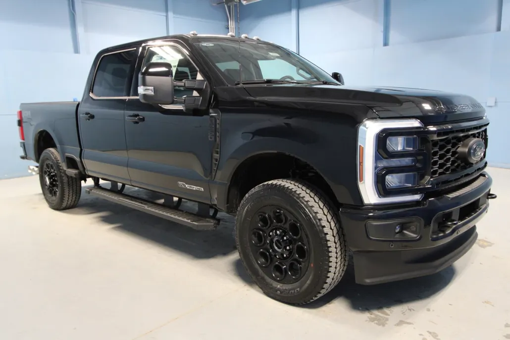2025 Ford F-250 Lariat photo 1