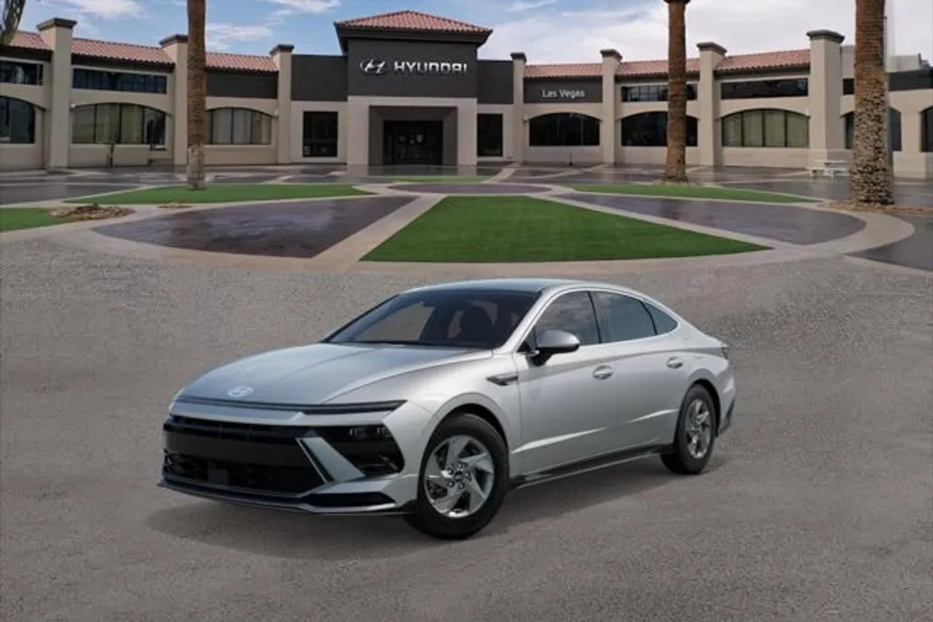 2025 Hyundai Sonata SE photo 1