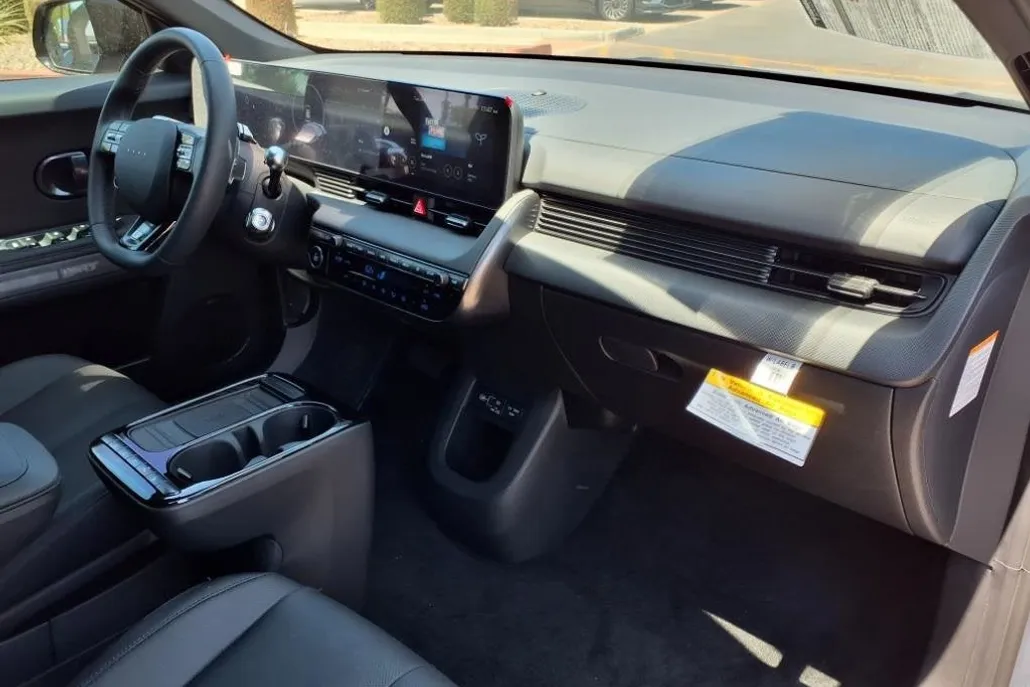 2025 Hyundai Ioniq 5 photo 1