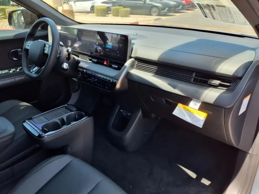 2025 Hyundai Ioniq 5 photo 1