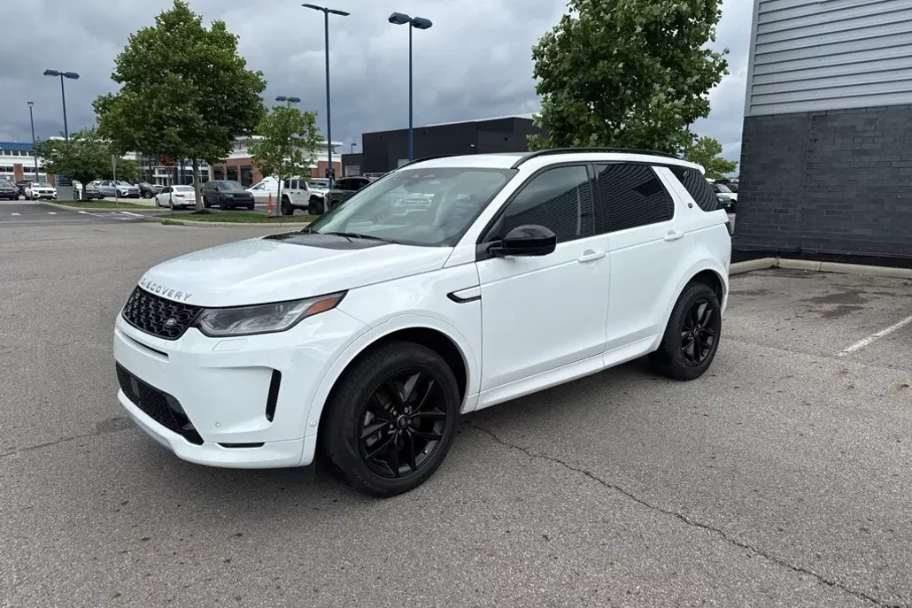 2024 Land Rover Discovery Sport S photo 1