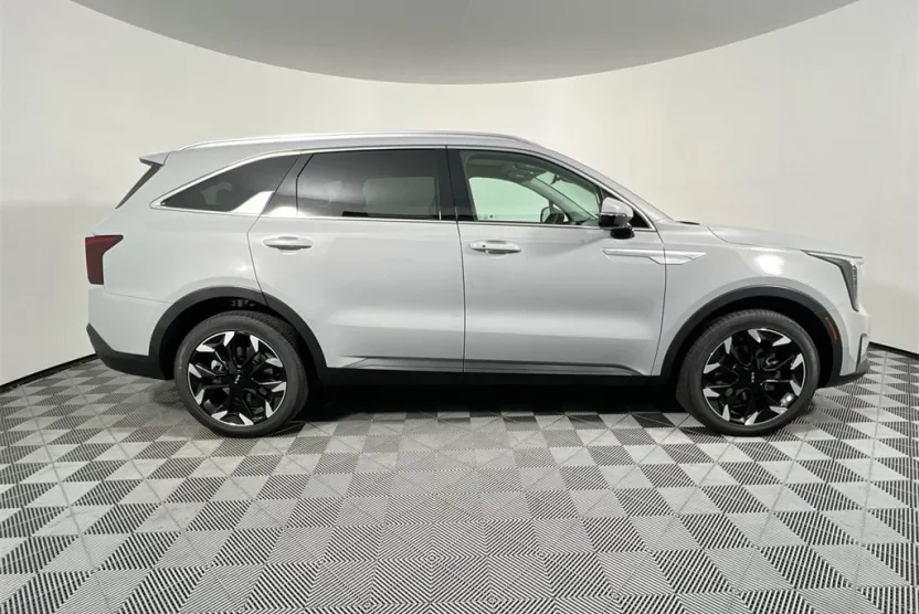 2026 Kia Sorento EX photo 1