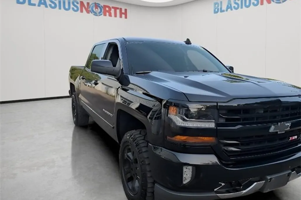 2018 Chevrolet Silverado 1500 LT photo 1