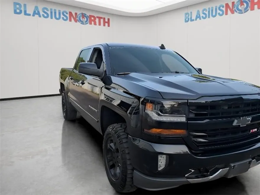 2018 Chevrolet Silverado 1500 LT photo 1
