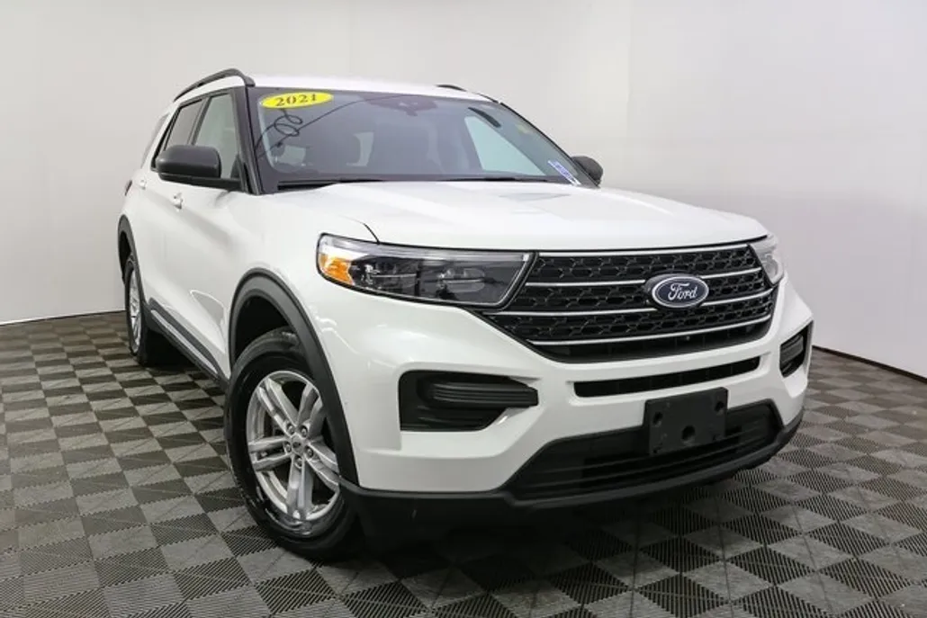 2021 Ford Explorer XLT photo 1