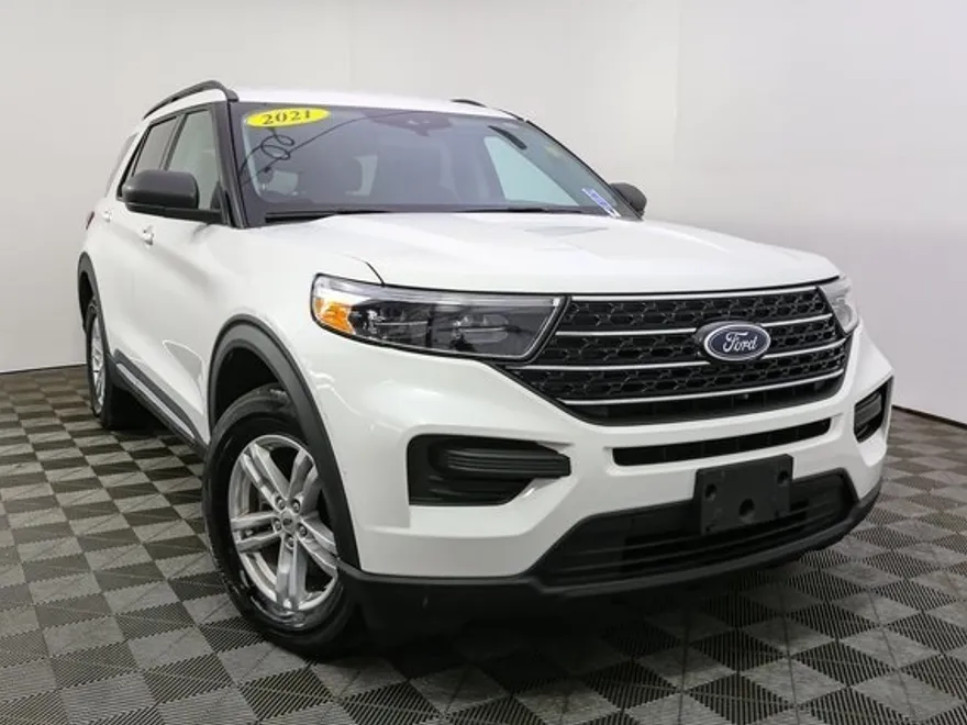 2021 Ford Explorer XLT photo 1