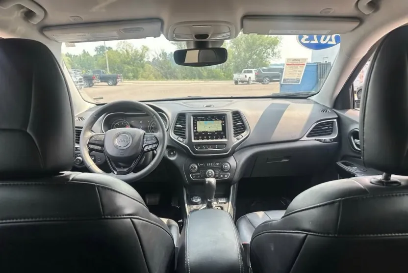 2023 Jeep Cherokee Altitude Lux photo 1