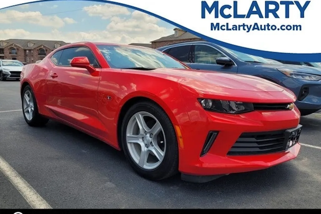 2016 Chevrolet Camaro 1LT photo 1