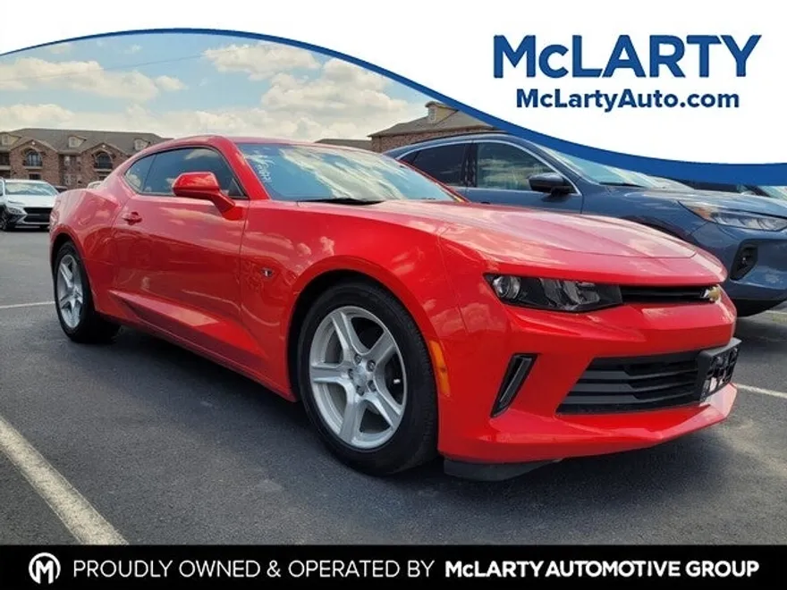 2016 Chevrolet Camaro 1LT photo 1