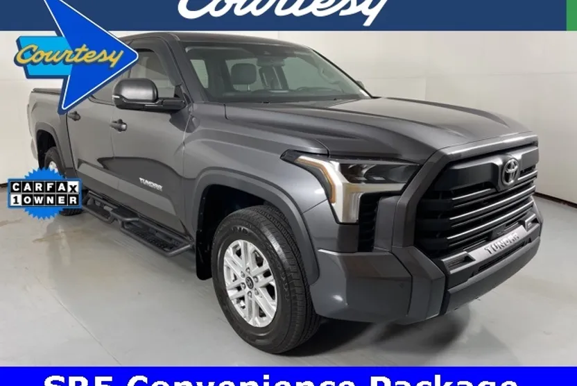 2023 Toyota Tundra SR5 photo 1