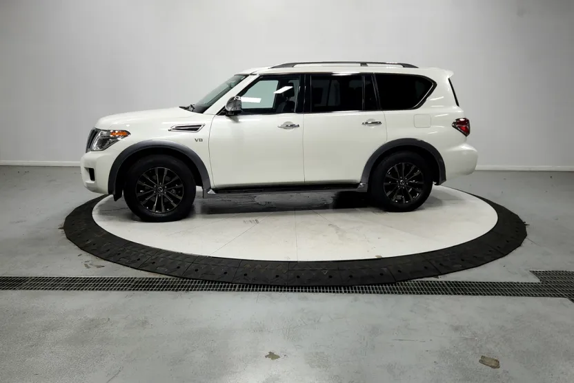 2018 Nissan Armada Platinum photo 1
