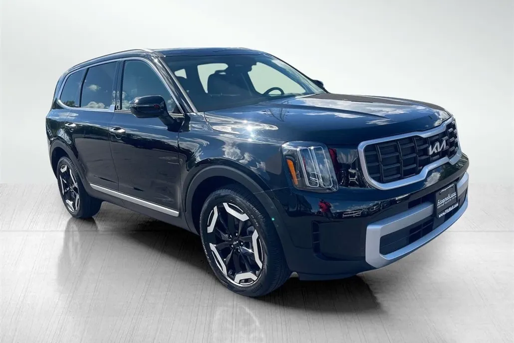 2024 Kia Telluride S photo 1