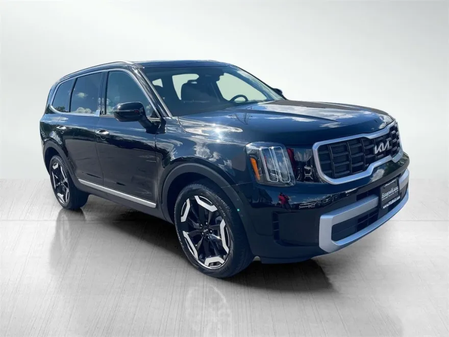 2024 Kia Telluride S photo 1