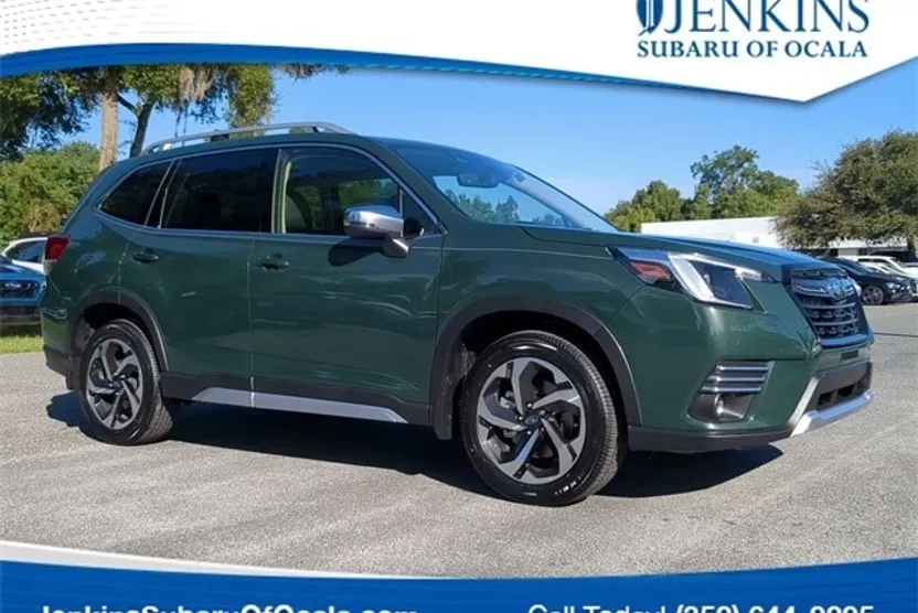 2023 Subaru Forester Touring photo 1