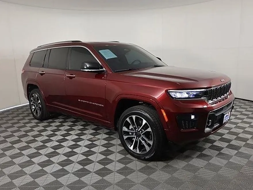 2022 Jeep Grand Cherokee Overland photo 1