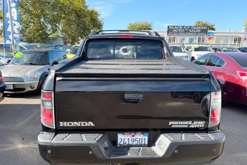 2014 Honda Ridgeline SE photo 1