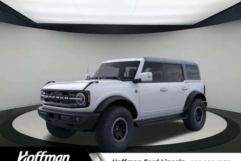 2025 Ford Bronco Outer Banks photo 1