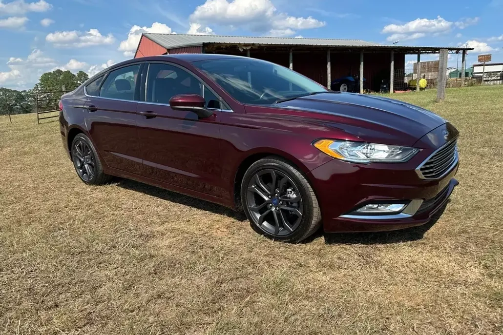 2018 Ford Fusion SE photo 1