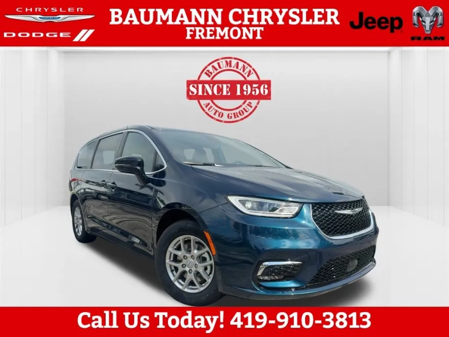 2025 Chrysler Pacifica photo 1