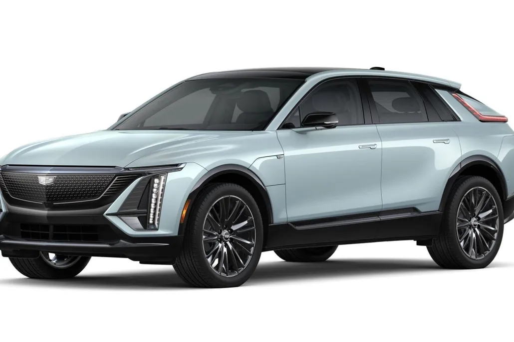 2025 Cadillac Lyriq Sport photo 1